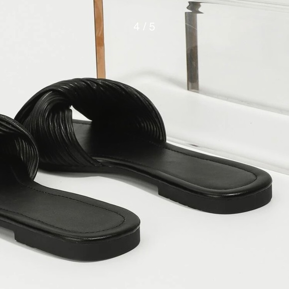 EUC Black Twist Slide Sandals - Picture 4 of 7